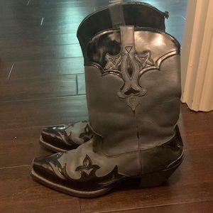 Black Western boots